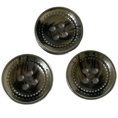 ปุ่มเสื้อโค้ตพลาสติก Faux Horn 4 รู 34L สำหรับเสื้อโค้ตสตรี